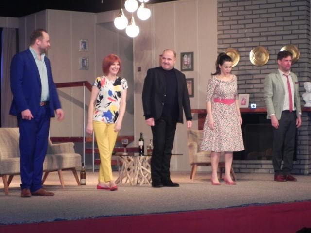 Finał spektaklu w Ostrowcu Świętokrzyskim, od lewej: Leszek Lichota, Izabela Kuna, Cezary Żak, Renata Dancewicz i Rafał Królikowski.