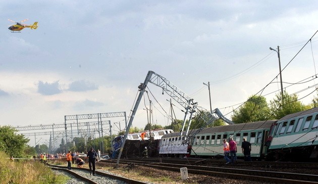 Katastrofa pociągu Warszawa - Katowice. Są zabici i ranni [ZDJĘCIA]