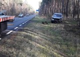 Rozbity citroen porzucony na poboczu drogi. To zaniepokoił kierowców. Wezwano zielonogórską policję [ZDJĘCIA]