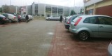 Godziny seniorskie w Gorzowie: pustawe parkingi i prawie wszędzie głównie starsi na zakupach