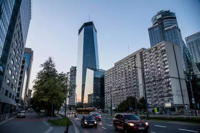 Konkurs fotograficzny o nazwie Warszawa i jej dziedzictwo organizowany jest przez Golub GetHouse i Mennicę Polską S.A., inwestorów Mennica Legacy Tower. Zadanie polega na wykonaniu autorskiego zdjęcia przedstawiającego dziedzictwo Warszawy. Konkurs skierowany jest do wszystkich, a nagrodą główną jest wyjazd do.. Chicago na warsztaty fotograficzne pod okiem Sebastiana Deptuły.