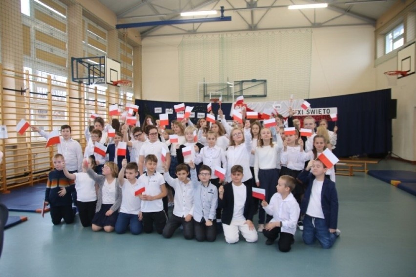Piękne obchody Święta Niepodległości w Szkole Podstawowej nr 3 w Sandomierzu. Zobacz zdjęcia