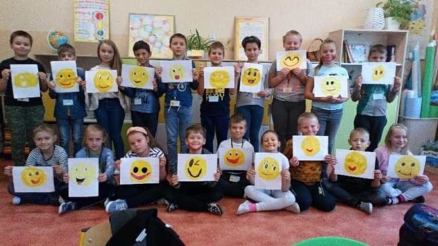 Obchody Światowego Dnia Uśmiechu w Szkole Podstawowej numer...