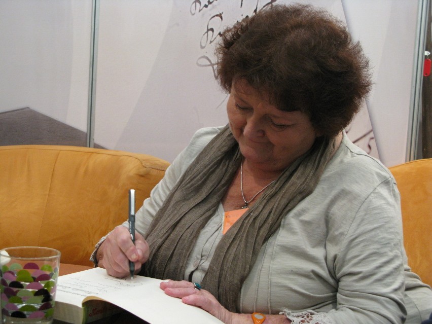 Monika Szwaja (popularna pisarka z nurtu tzw. literatury...