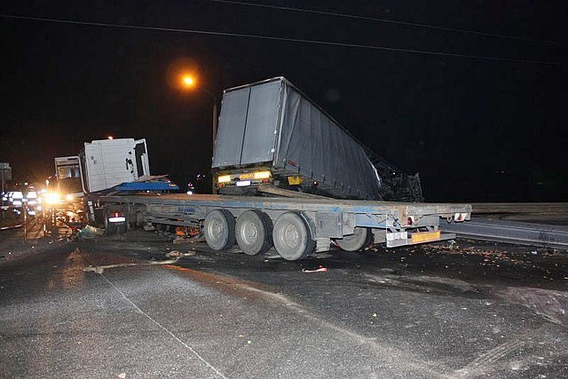 Bieruń: Wypadek na DK 44. Spłonął TIR [ZDJĘCIA]