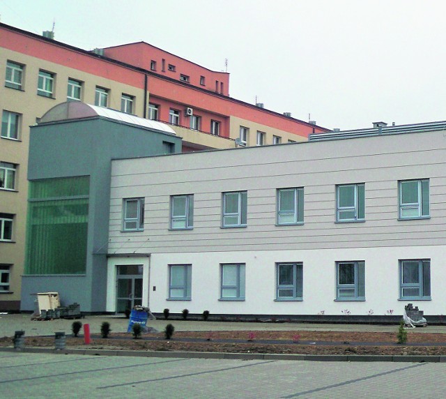 W nowym budynku zmieszczą się cztery nowoczesne sale operacyjne i centralna sterylizatornia szpitala w Dąbrowie
