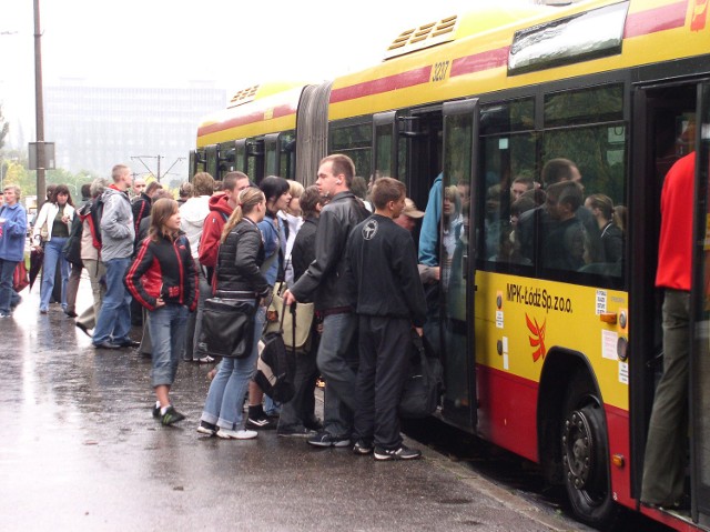 Przeładowany autobus