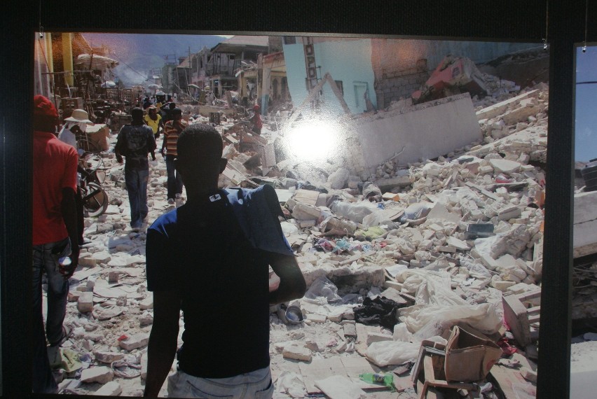 Wystawę zdjęć i obrazów z Haiti zobaczycie w Villi Moda