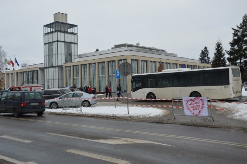 WOŚP 2021 Zduńska Wola Licytacje przed Ratuszem spotkały się...