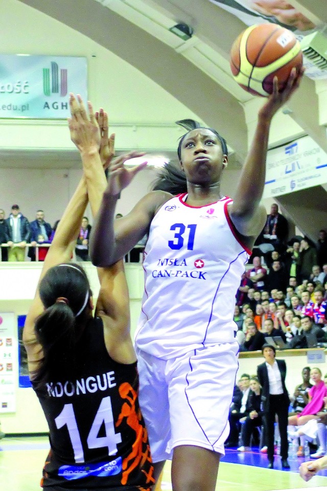 Tina Charles i jej koleżanki nie dały rady Bourges Basket