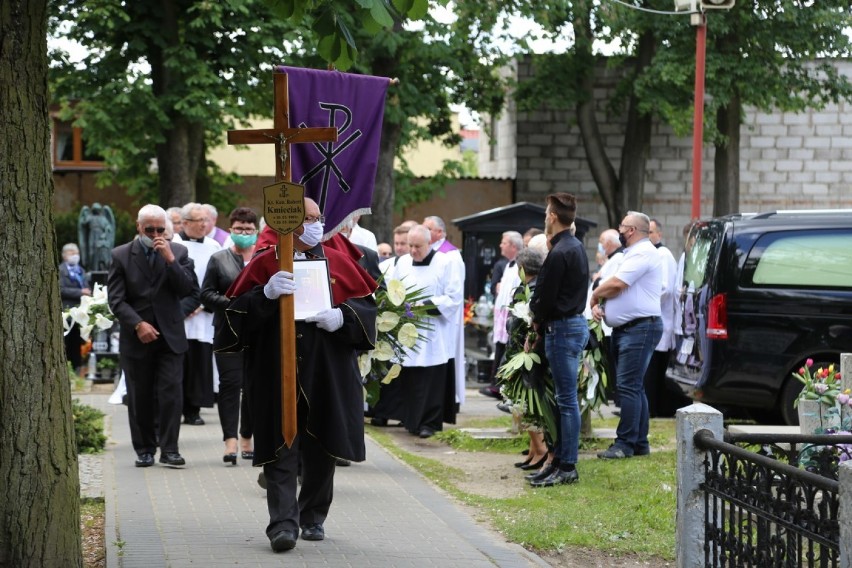 Ostatni pożegnanie  ks. kan. Roberta Kmieciaka [ZDJĘCIA]