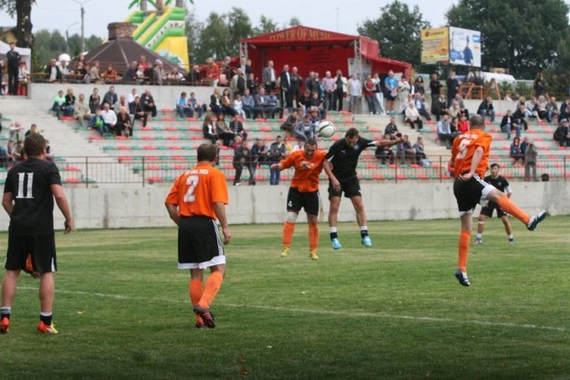 Kilka lat temu stadion w Turzy Śl. przeszedł generalny remont. Przed startem w III lidze będą konieczne uzupełnienia na obiekcie