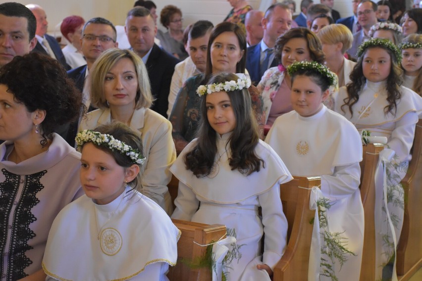 Pierwsza Komunia Święta w parafii pw. św. Floriana w...