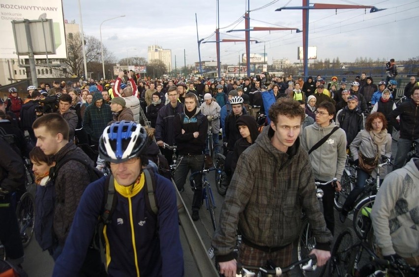 Poznań: Rowerzyści w proteście przejechali ulicami miasta