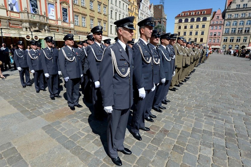 Wrocław: Obchody Święta Wojska Polskiego na Rynku (ZDJĘCIA)