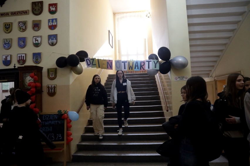Dzień Otwartych Drzwi w I Liceum Ogólnokształcącym w Legnicy, zobaczcie zdjęcia