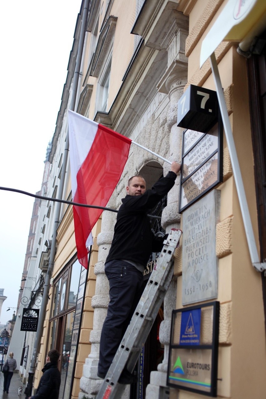 Kraków: Straż Miejska pouczyła go za flagi [ZDJĘCIA]