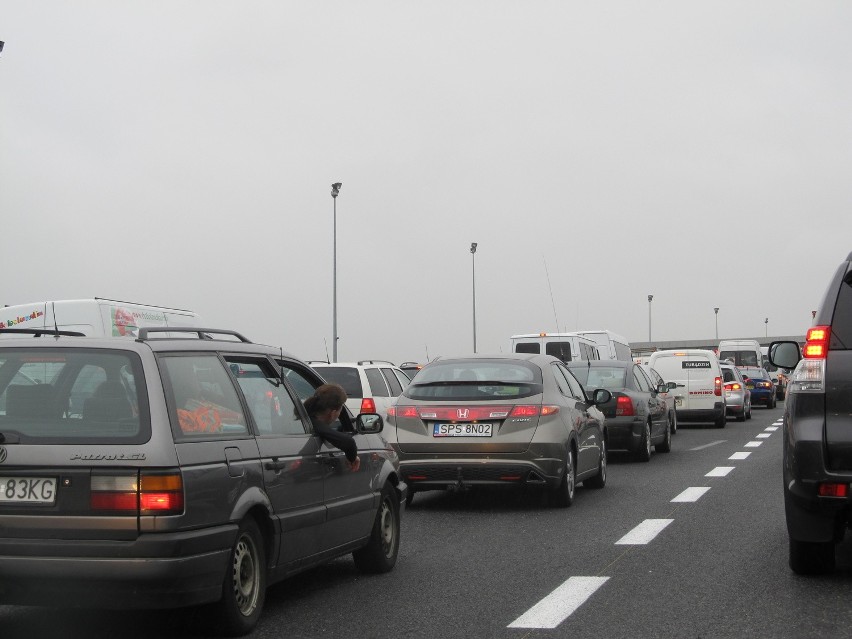 Od dziś płatna autostrada A4. Wielki korek przed Wrocławiem (CENNIK, ZDJĘCIA)