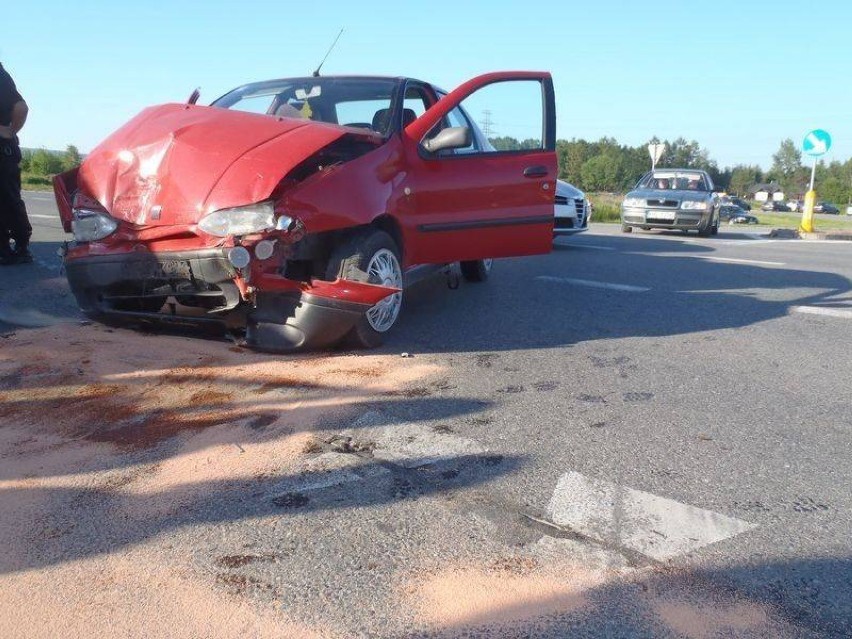 Stary Sącz. Osiem osób ucierpiało w wypadku, w tym dzieci 15-miesięczne i 8-letnie