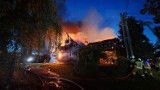 Pożar zabytkowego budynku w gm. Rychliki. W pogorzelisku znaleziono ciało mężczyzny! ZDJĘCIA