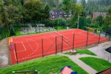 W Małym Cichem powstało nowiutkie boisko. Posłuży do gry w piłkę nożna i siatkówkę