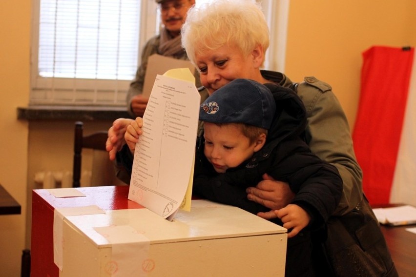 Wybory 2011 Małopolska: krakowianie głosują [ZDJĘCIA]