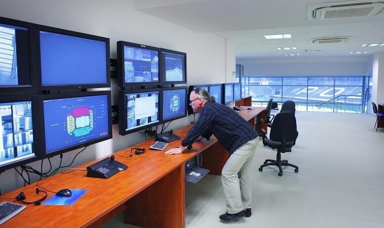 Sala rozpraw dla chuliganów na stadionie w Poznaniu (ZDJĘCIA)