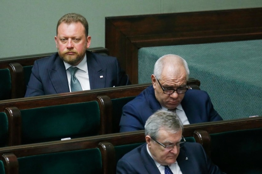 Łukasz Szumowski w szpitalu z powodu koronawirusa - poinformował portal Wp.pl. Były minister zdrowia ma widoczne objawy, jest pod tlenem