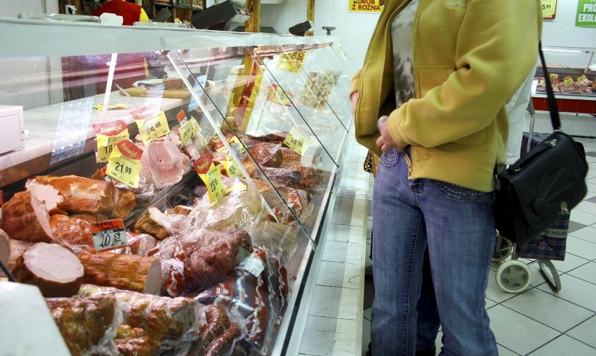 Sanepid sprawdza mięso w hipermarketach