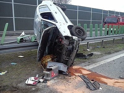 Groźny wypadek na drodze ekspresowej S1. Bażanty wybiegły na drogę [ZDJĘCIA]