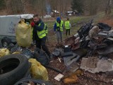 Wałbrzych: Kręci ich recykling - sprzątali okolice Góry Barbarka. Zebrali ponad 3 tony śmieci!
