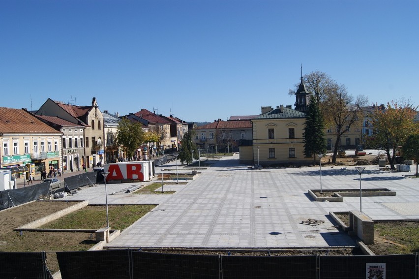 Rynek w Nowym Targu będzie gotowy na 30 listopada [ZDJĘCIA]