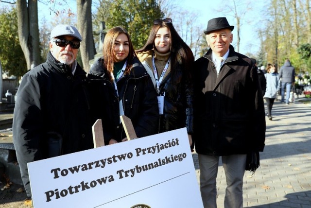 Kwesta przy cmentarzach w Piotrkowie 2022 na ratowanie zabytkowych nagrobków (zdjęcia z lat ubiegłych)