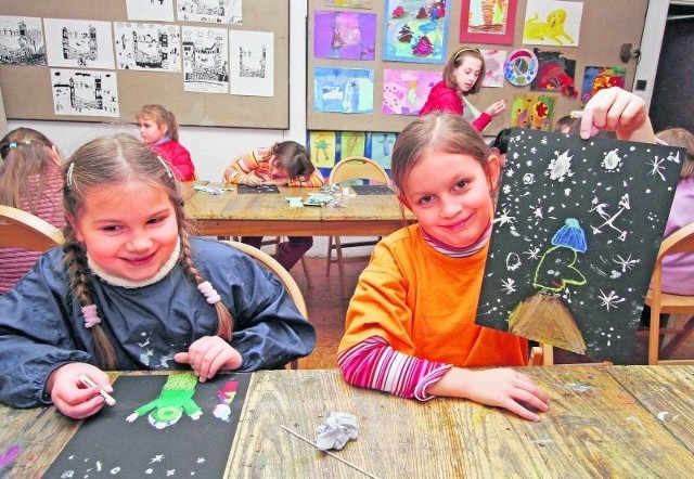 W pracowni plastycznej Jeleniogórskiego Centrum Kultury dzieci nauczą się malować