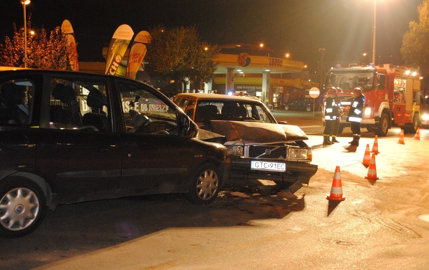 Na skrzyżowaniu ulic Gdańskiej i Sadowej zderzyły się dwa samochody osobowe. Ranna została 40-latka