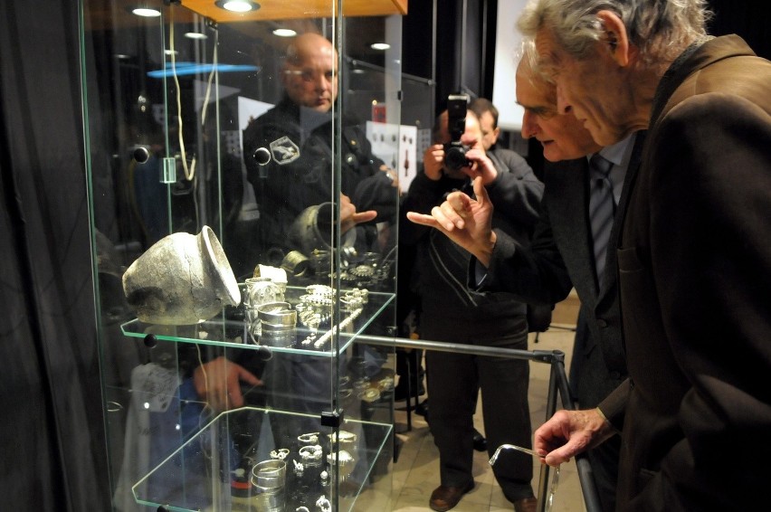 Archeolodzy z UMCS pokazali skarby z Czermna (FOTO)