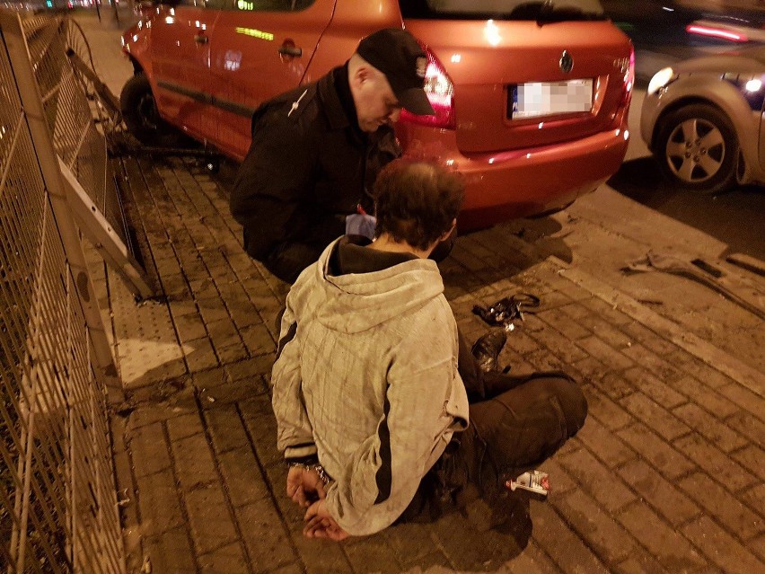 Wypadek na Włókniarzy w Łodzi. Pijany kierowca zatrzymany po...
