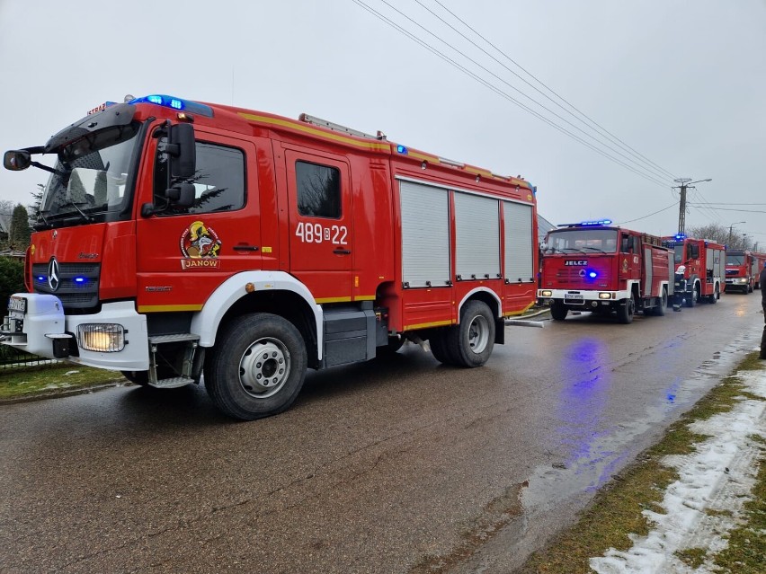 Spłonął dom w Teolinie w gminie Janów. Pomóżmy 6-osobowej rodzinie, która straciła dach nad głową 