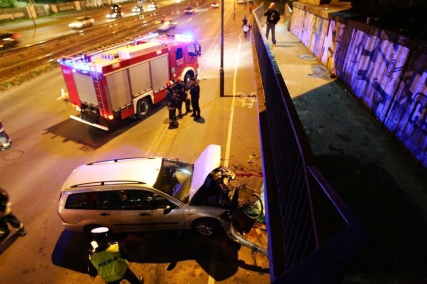 Wrocław: Śmiertelny wypadek na Legnickiej. Nie żyje rowerzysta (ZDJĘCIA)