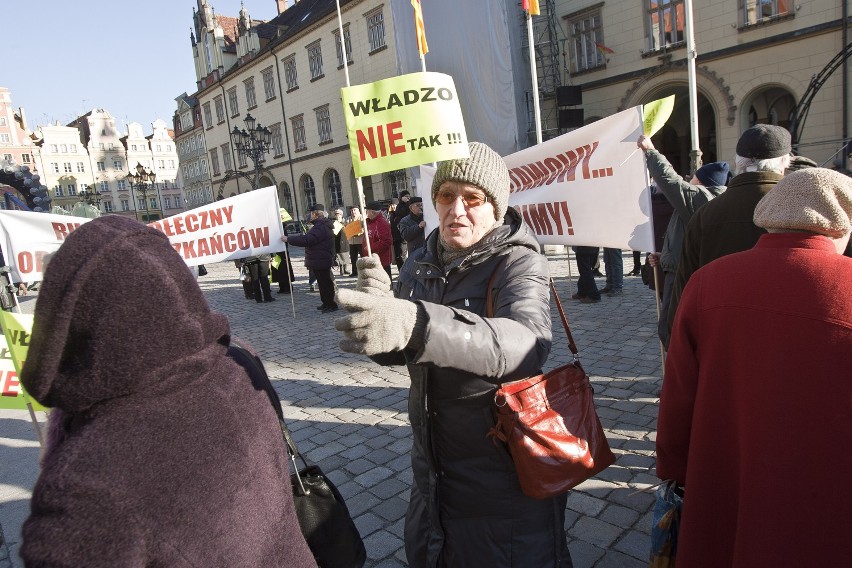 Protest przeciw podwyżkom cen śmieci (ZDJĘCIA)