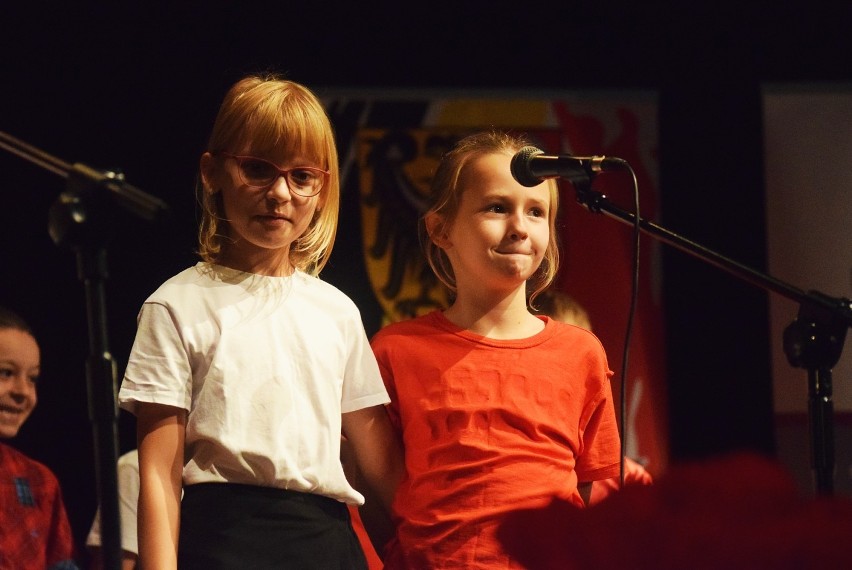 Trwa Festiwal Pieśni Patriotycznej i Żołnierskiej. Dziś występy podstawówek (ZDJĘCIA) 