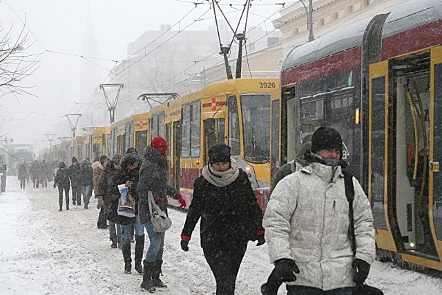 W nocy ze środy na czwartek nad Łodzią i regionem znów mają przejść śnieżyce.