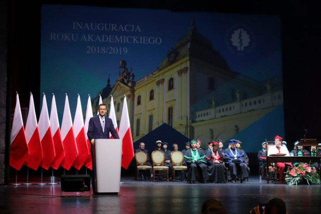 80 mln zł – tyle na inaugurację Uniwersytetu Medycznego w Białymstoku przywiózłł premier Mateusz Morawiecki. 36,5 mln ł dorzucił jeszcze od siebie jego zastępca i minister nauki Jarosław Gowin.