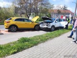 Zderzenie trzech samochodów na ul. Hallera w Opolu. Sprawca został ukarany mandatem, musi też zrobić powtórne badania lekarskie