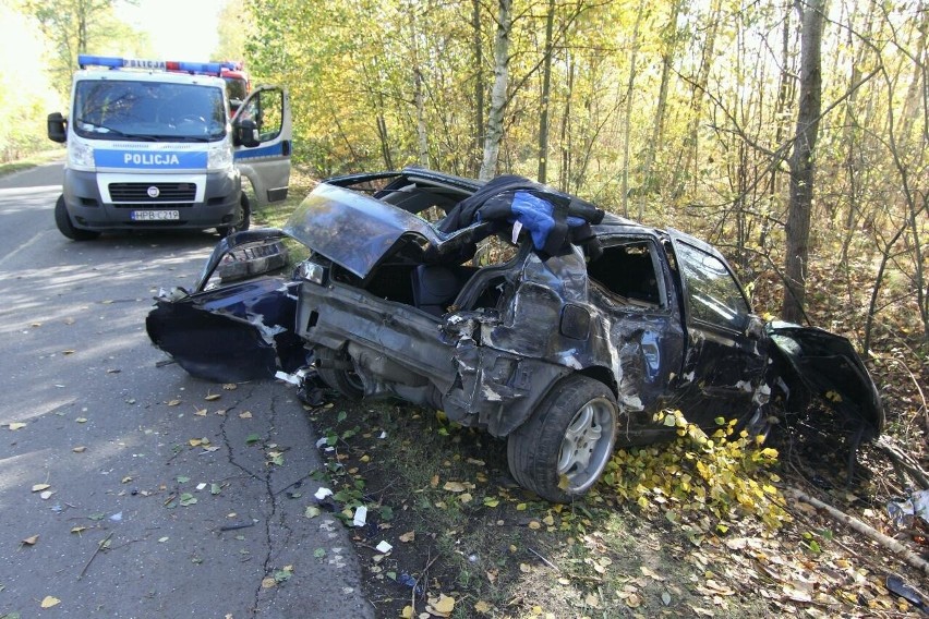 Wypadek na drodze Wilkszyn - Wrocław. Cztery osoby ranne, w tym dwie ciężko (ZDJĘCIA)