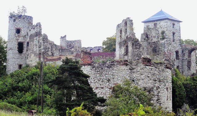 Średniowieczna ruina wreszcie doczekała się robót zabezpieczających przed niszczeniem