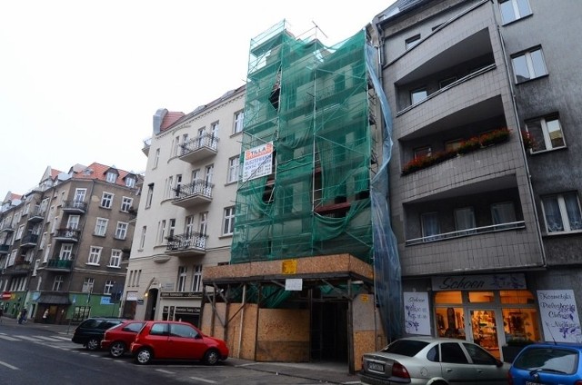 Kończy się właśnie remont niedużej, zabytkowej kamienicy i jej oficyny przy ulicy Poznańskiej 32 w Poznaniu