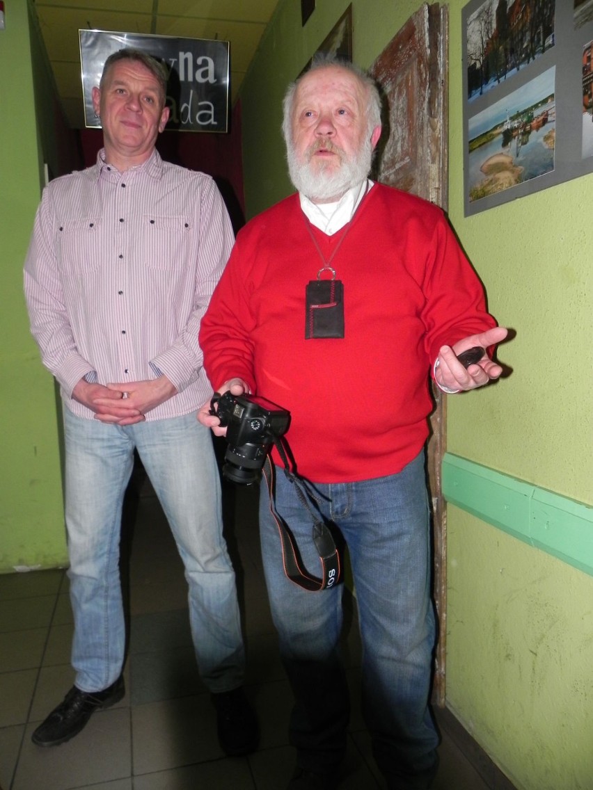 Maciej Religa (z prawej) z Robertem Majem, właścicielem...