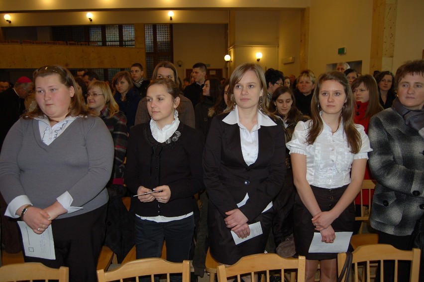 Tarnów: przyznano stypendia abpa Życińskiego zdolnym uczniom