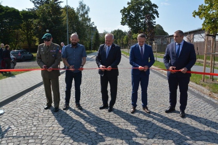 Uroczyste otwarcie ulicy Koszarowej w Sulechowie i drogi w...